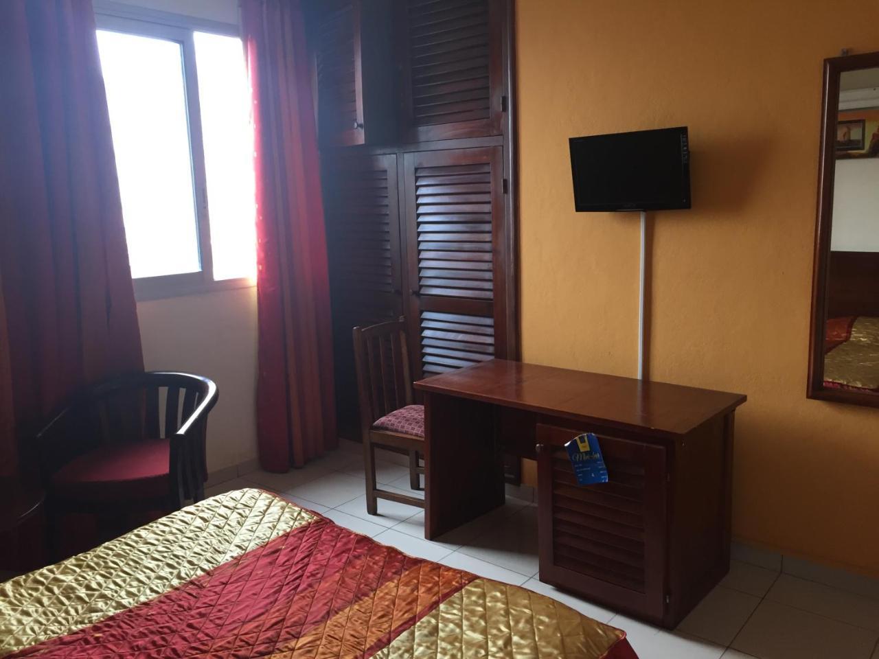 Hotel Lumiere Akwa دوالا المظهر الخارجي الصورة
