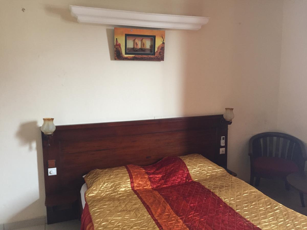Hotel Lumiere Akwa دوالا المظهر الخارجي الصورة